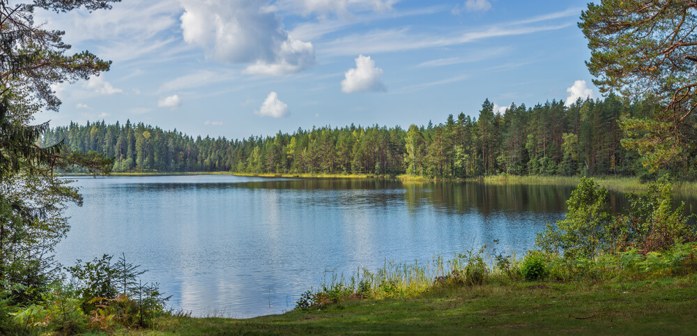 Mazury dla singli – dlaczego to idealne miejsce na nowe znajomości?
